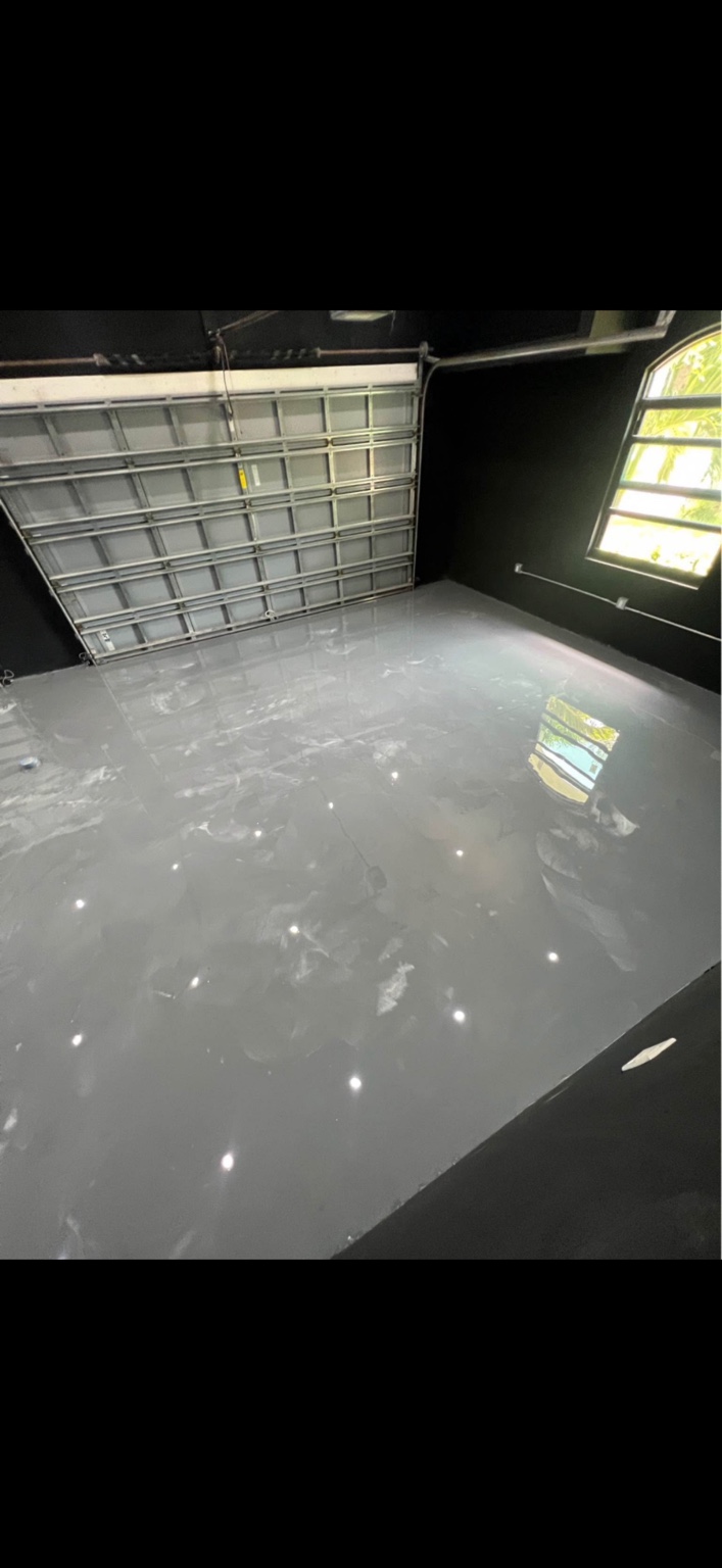 Glossy epoxy garage floor